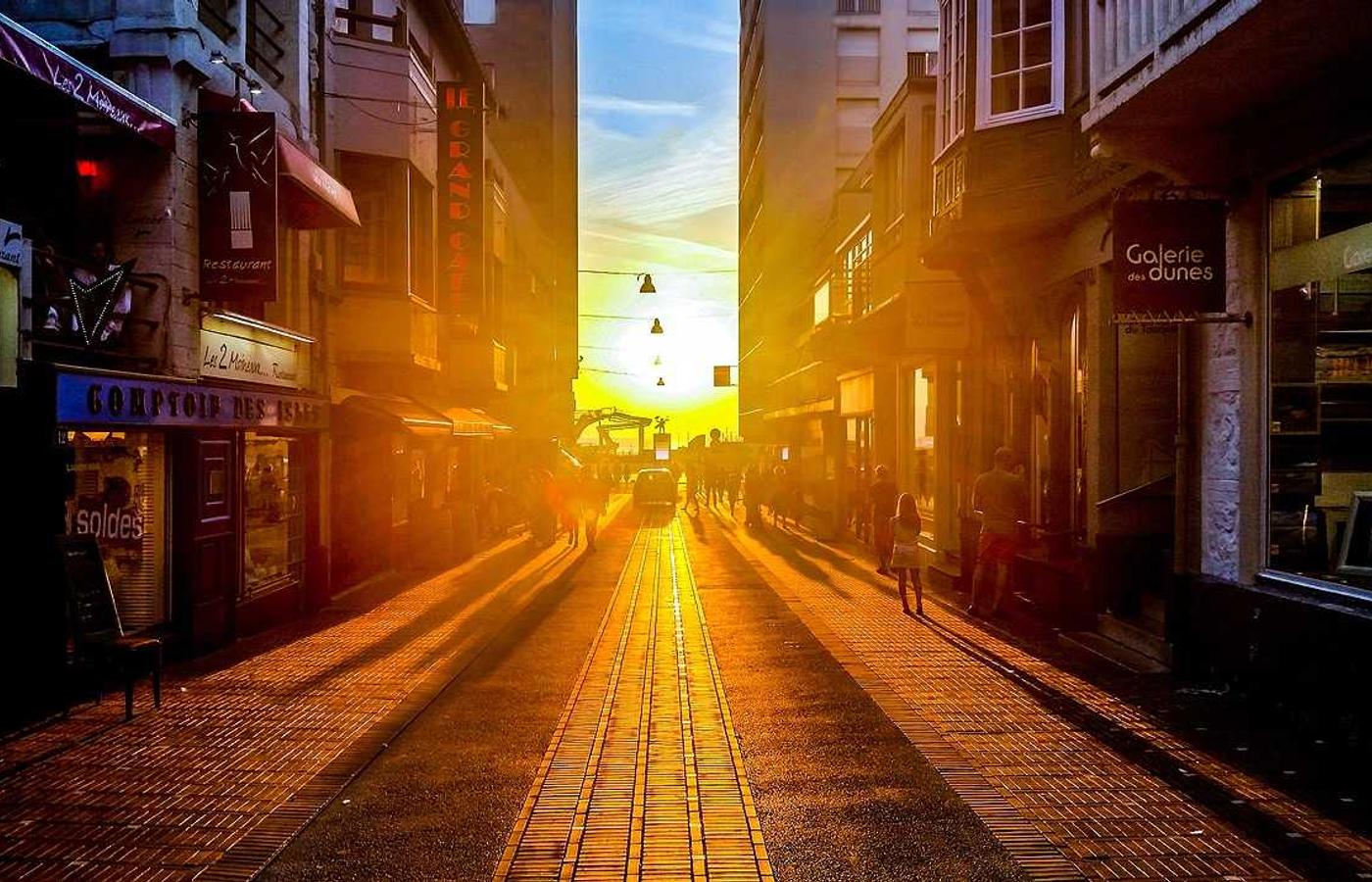 Hombre de negocios en reunión estratégica